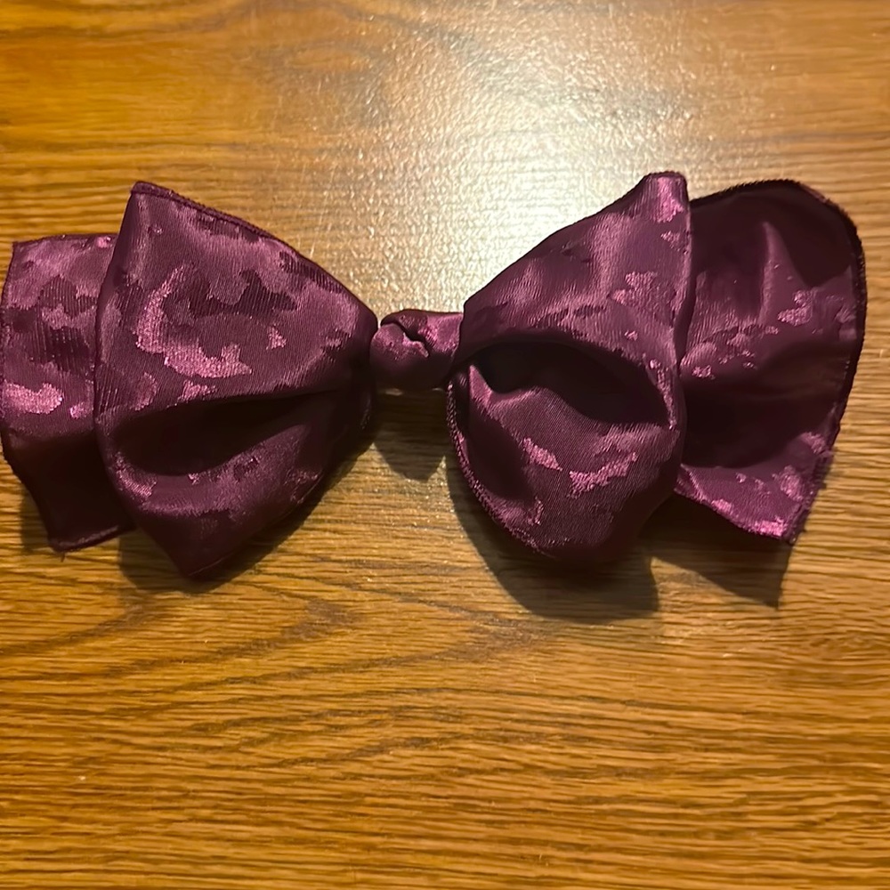 Hair pin.